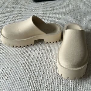 Jeffrey Campbell Clogge “Sea Salt” size USA 9 EUR 40 platform clog